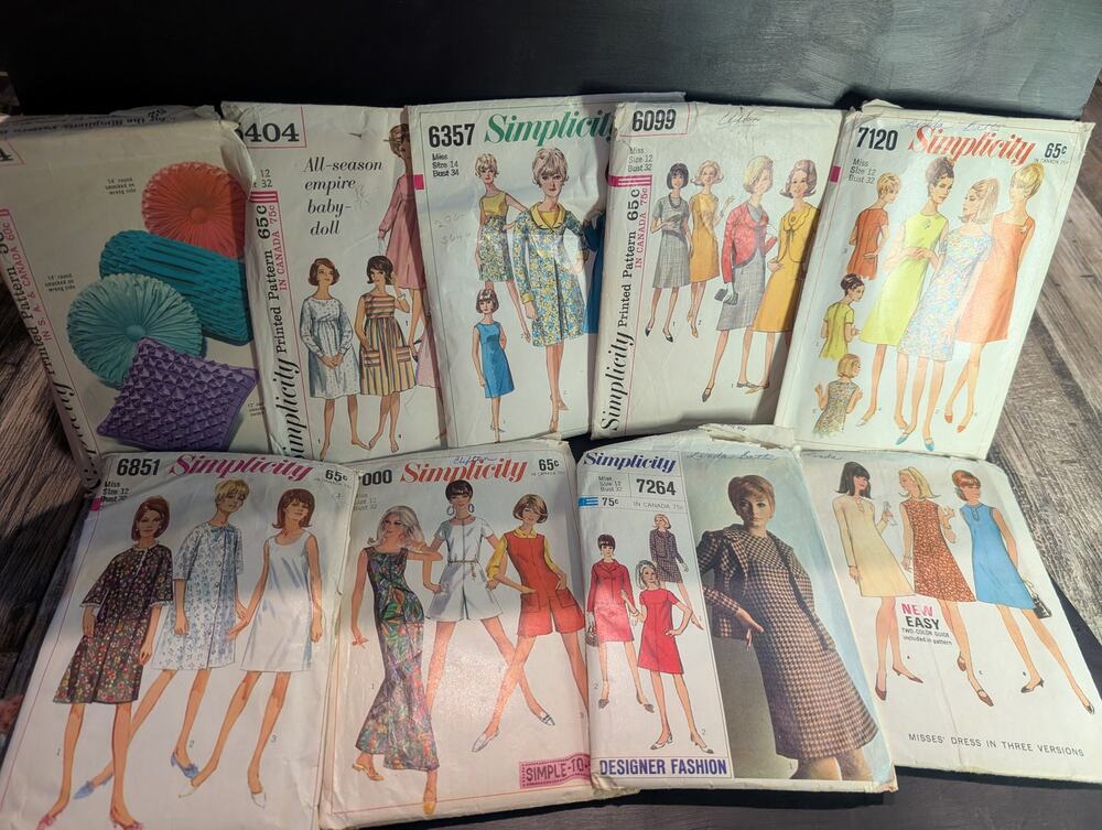 Vintage sewing patterns lot